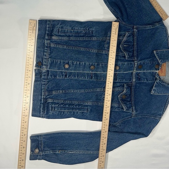 GAP Vintage Classic Blue Denim Jacket size 34 pre owned Exellent condition. - Picture 2 of 6